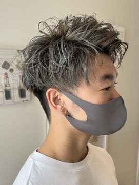 カシェ シモムラ(Cashe'e SHIMOMURA) ホワイトハイライト×バズカット