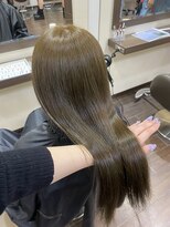 ヘアーアンドメイク ビス(HAIR&MAKE bis) 透明感カラーオリーブベージュ【山崎ほのか】