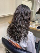 エル(EL by green)&nbsp;《tomi》カーリーパーマ×グレージュ