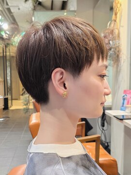 トリコ ショップアンドヘアサロン(tricot shop hair salon) おとな女子に似合う眉上ショートヘア×似合わせカット フクザワ