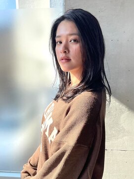 バロックトーキョー(BAROQUE TOKYO) ミディアムレイヤーカット/髪質改善カラー【表参道原宿美容室】