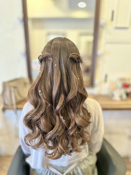 ジューム(Jeum) ~ねじりハーフツイン~