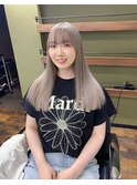 グレーカラーハイトーン艶髪