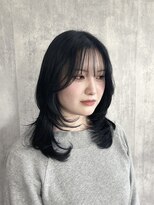 ディーボーイリタ 光の森(D-BOY Lita) ハッシュカット/ブルーブラック