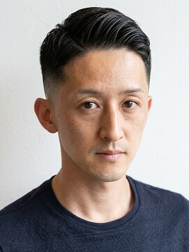 ワンワンオー バーバーショップ 長浜店(@110 BARBER SHOP) スキンフェード×クラシック・サイドパート