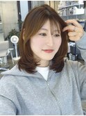 レイヤーカットミルクベージュアッシュグレーミディアムレイヤー