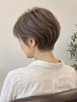 aptas 青山/表参道 白髪染め/白髪ぼかしハイライト/ボリュームアップエクステ&nbsp;表参道/青山/コンパクトな大人ショート