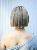 切りっぱなし×ハイトーンミニボブ　[新宿三丁目]