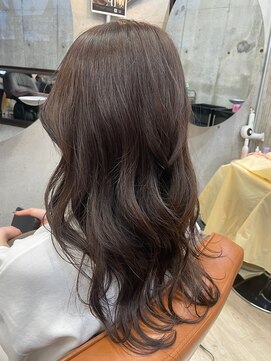 コージー(Kozy) ハイレイヤー/透明感/透け感ブラウン/大人女性の艶カラー/モテ髪