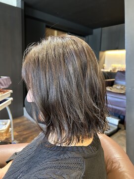 レパーン(Lepa) 切りっぱなしボブニュアンスウェーブ