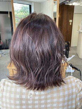 フツーロ 栄(FUTURO) ピンクバイオレットボブ