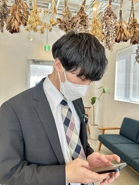 ジジ 宇都宮(Gigi) ウルフ/アッシュブラック/カルマパーマ/ベリーショート/宇都宮