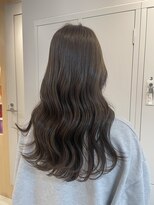 シダ(sida SAIIN) 20代30代ベージュ巻き髪艶髪