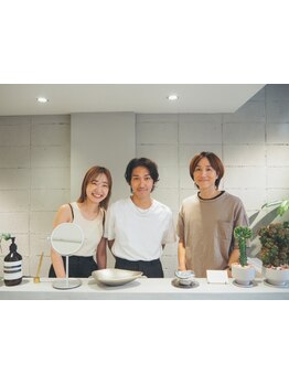 ４席の落ち着いたプライベート空間で要望も伝えやすい◎オシャレで明るい店内で気分もUp♪