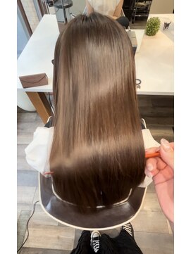 シーン(seen.) 栄養が詰まった髪質改善ストレート