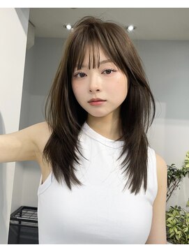 ヴェイン 渋谷(vain) ミディアム小顔似合わせくびれレイヤーカットくすみベージュ渋谷