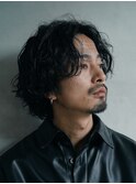 センターパート×ウルフで作る、波巻きスパイラルパーマスタイル