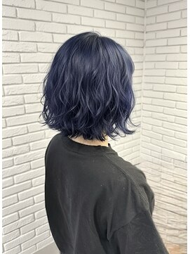 ネイビーブルー/切りっぱなしボブ