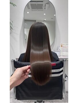 ロイロ(LoiLo) ツヤたっぷりのナチュラルブラウンロングヘア　【MAI】