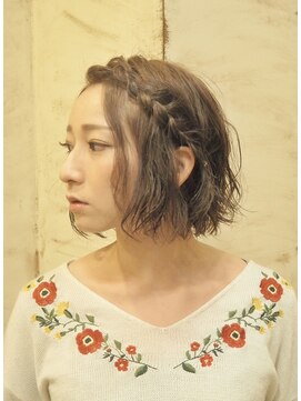 シュシュ ヘアーメイク(chou chou HAIR MAKE) ミニボブ風フェミニンアレンジカット