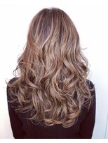 ステア ケース(stair case)&nbsp;たっぷりブロンズハイライトカラー！