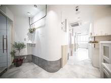 開放感あふれる空間でもおもてなし☆★髪質改善　縮毛矯正　ヘッドスパ　個室　マンツーマン美容室