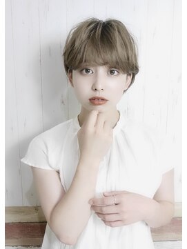 ティアラ 桜木町(TIARA) マッシュショート　ミルクティーカラー