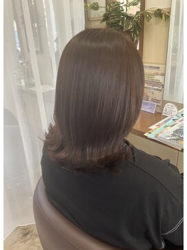 コアフィールフィス(COIFFURE fils) 《見附 今町》明るめ透け感カラー 外はね ミディ