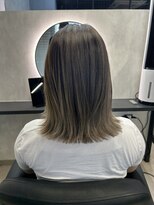 ユニー(uniii)&nbsp;バレイヤージュ×外ハネミディアム