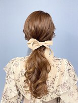 ヒュミ(hymy) 結婚式お呼ばれヘアセット/二次会ヘア/ローポニー/モテ髪