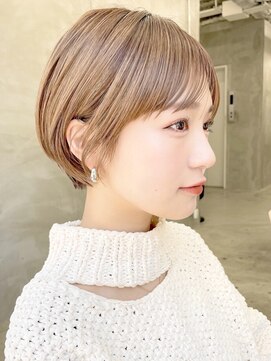 グランツ ヘアー(GLANZ Hair) グレージュ切りっぱなしボブ前髪ありミニボブミルクティベージュ