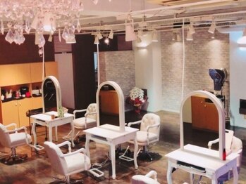 アクアスヘアーデザイン(AQUAS hair design 伊島町店)の写真/【伊島/学南町】髪質改善サロン◆本当に髪に良いものをプチプライスでご提供!ケアしながら憧れのヘアに♪