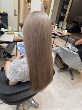 エリス ウメダ(Eliss umeda) ハイトーン×ホワイトミルクティー