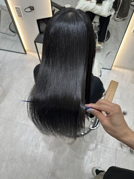 ジーナ 博多筑紫口(Zina) 透明感ブルーブラック×美髪 艶ロング！【福田れん】