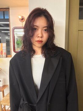 トナリ(tonari) 暖色ブラウンパーマ