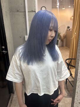 ムード(mood) ブルーカラー/寒色カラー/レイヤーカット/透け感カラー/