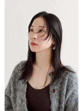 大人黒髪おしゃれ女性！