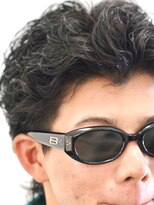 メリケンバーバーショップ コウベ(MERICAN BARBERSHOP KOBE)&nbsp;メンズカットバーバースタイルサーフカールN２