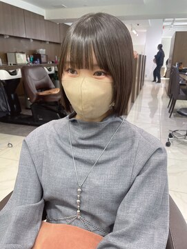 アッシュ 下北沢店(Ash) ぱつっと切りっぱなしミニボブ