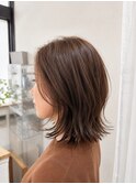 外ハネくびれミディに、やわらかさたっぷりのベージュブラウン♪