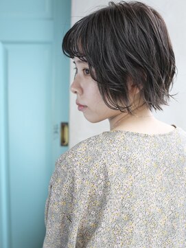 バース(BIRTH) 天神【BIRTH】オン眉ウエーブマッシュボブ×インナーカラー　2