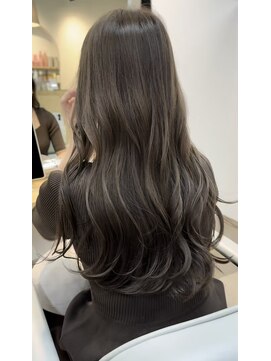 オリーブグレージュ《★髪質改善うる艶水素カラー＋カット★》