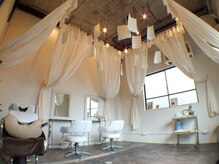 ホワイトルーム(White Room)の雰囲気(キッズスペース付きの個室もご用意しております)