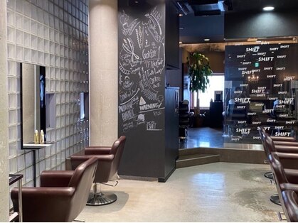 シフト メンズ オンリー サロン 薬院店(SHIFT Men's only salon)の写真
