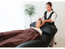 ギフトヘアースペース(gift hair space)の雰囲気（ゆったりソファーでのスパ。自宅では出来ないメンテナンスを。）