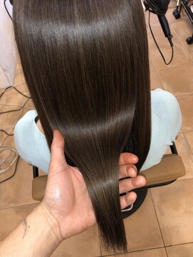 アコンプリッシュ 代官山 恵比寿(accomplish) プラチナミネコラ