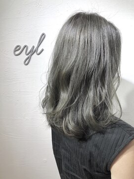 エイル 西梅田(eyl) くすみグレー