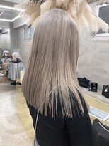 ソーコ 渋谷(SOCO) ハイトーンホワイトブロンドベージュグレージュケアブリーチ