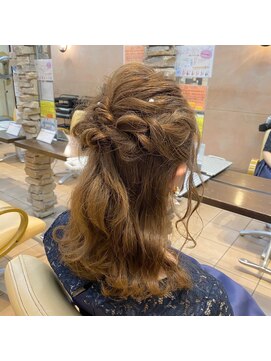 ティエル(Tiele) ハーフアップアレンジ