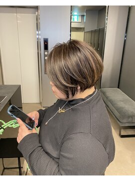 ハルキ ミナト ジャパン オオサカ(HARUKI MINATO japan OSAKA) 40代50代小顔似合わせカットくびレイヤーエモージュ大人可愛い